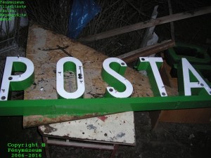Posta felirat restaurálva