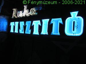 Ruhatisztító neonfelirat